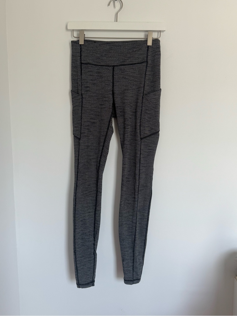 Lululemon High-Rise Performance Leggings - Charcoal - Picture 6 of 8